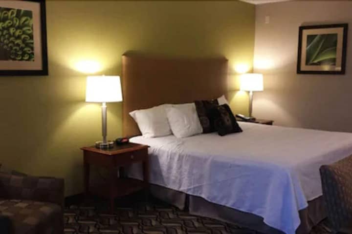 Room 10 of 43