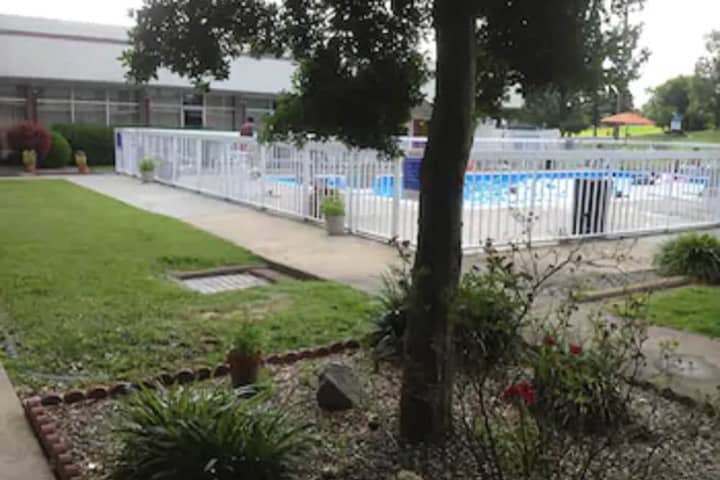 Pool 32 of 43